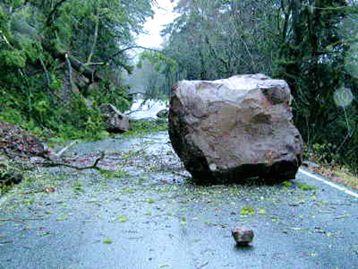 Boulder_in_road_pic